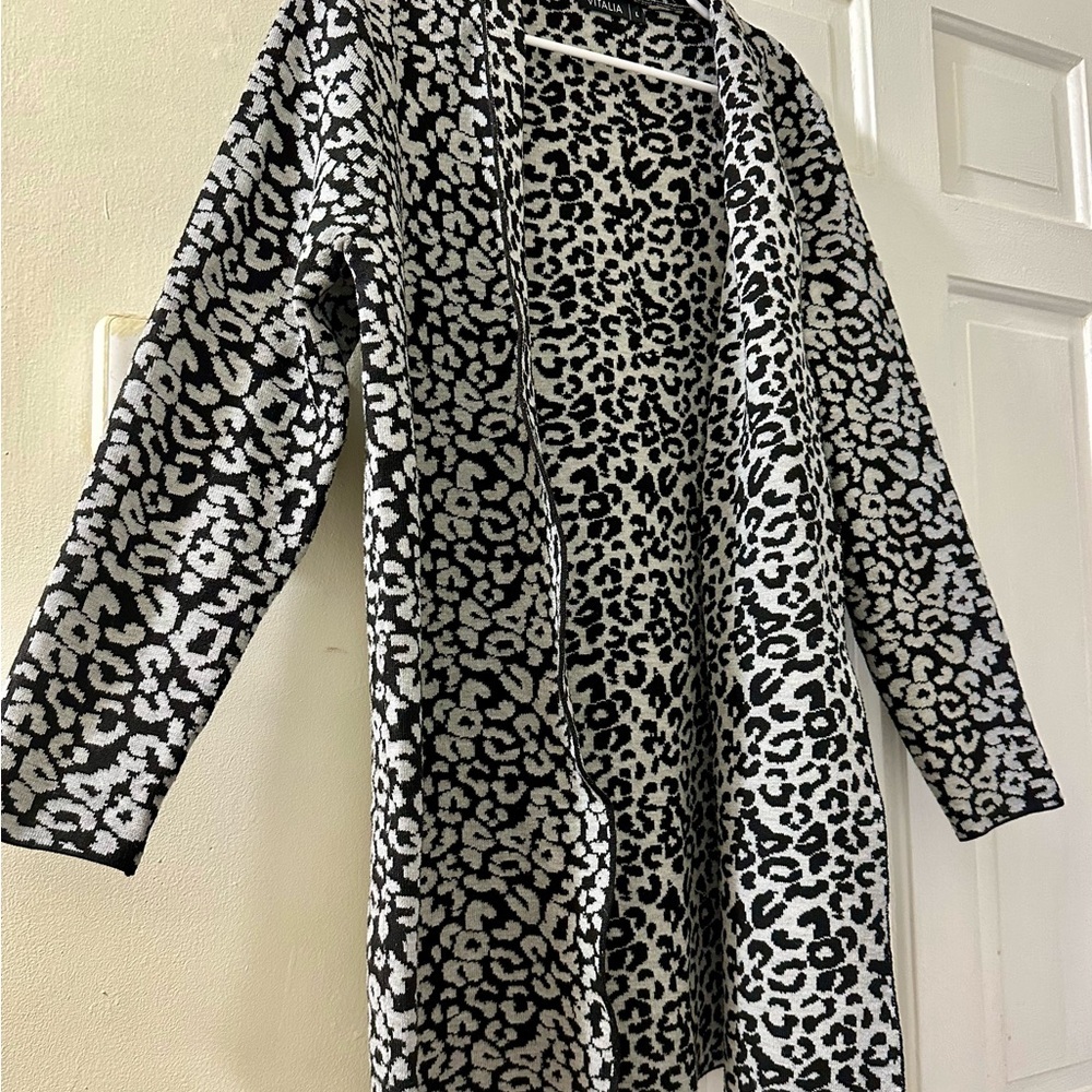 Leopard Print Open Cardigan - Picture 2 of 9